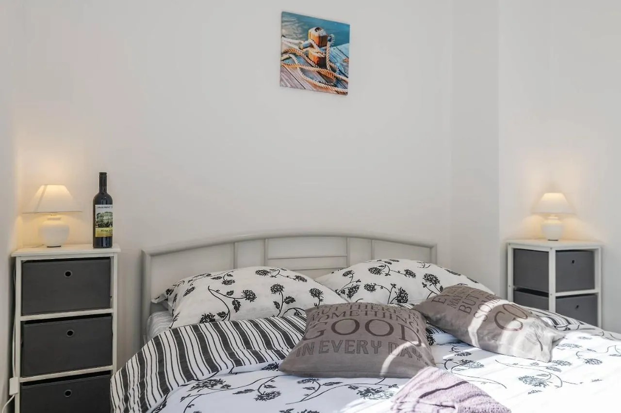 بولا Apartment Petra